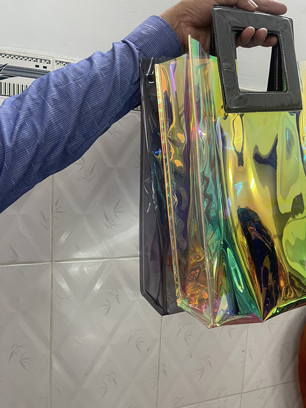 Túi ánh kim quai sắt - Túi Nhựa PVC Biển Đông - Công Ty TNHH Sản Xuất Túi Nhựa PVC Biển Đông